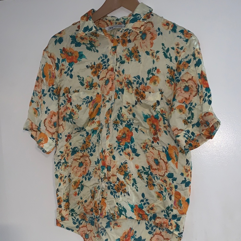 Zara Short-Sleeve Floral Button-Down with Orange & Teal Blooms
